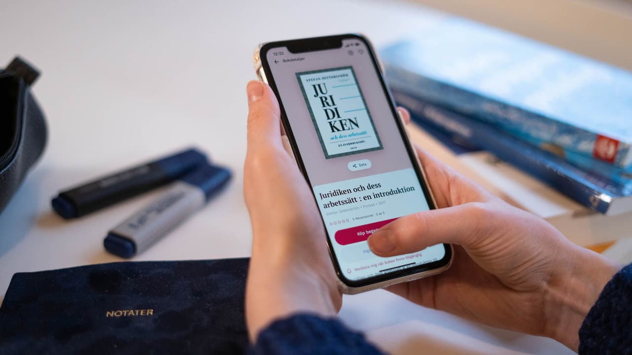 Klicka på "Köp begagnad" för att få upp listan med säljare på vald bok. Därefter sickar du din förfrågan.