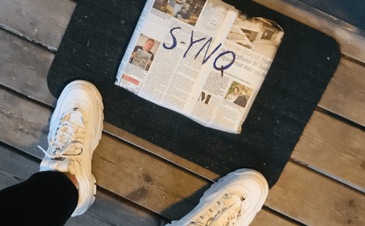 "När jag har sålt en bok lägger jag den på dörrmattan och på morgonen har tidningsbudet hämtat den!", säger Johan Lewin.