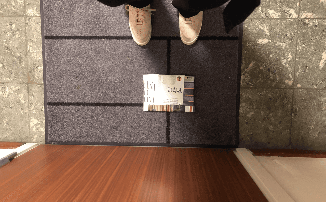 "Jag har lagt upp sex böcker och tre av dem sålde jag direkt, säger Frida Lundquist"